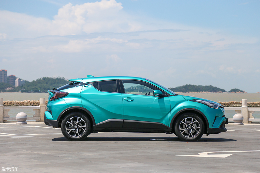 动态表现出色 试驾广汽丰田C-HR 2.0L