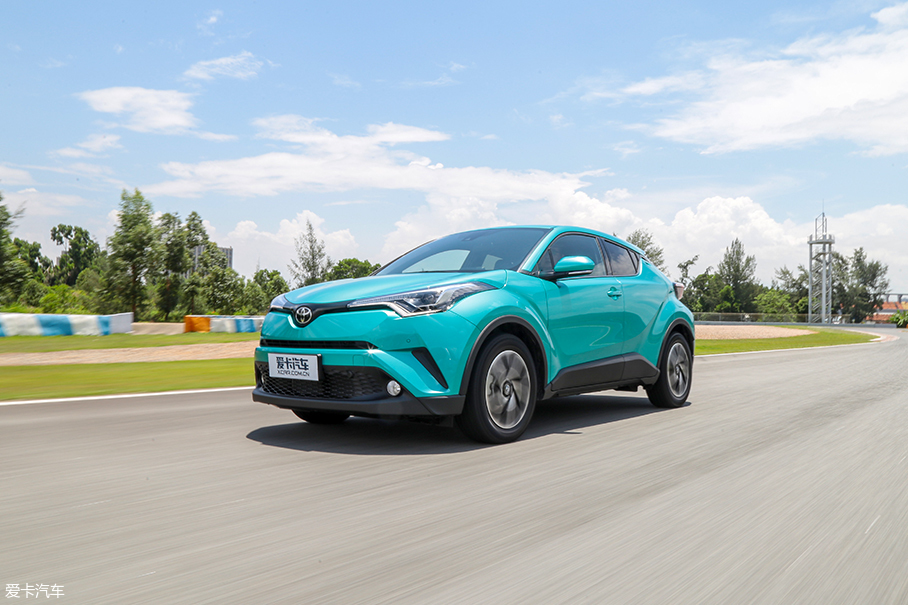 动态表现出色 试驾广汽丰田C-HR 2.0L