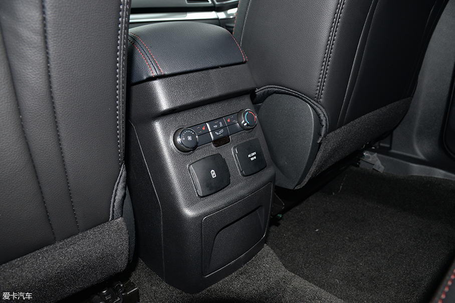 2018款福特探險(xiǎn)者