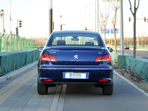 2010款2.0L 手动豪华版 整体外观