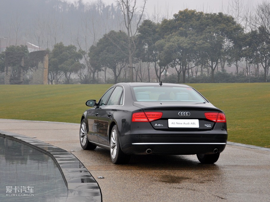 2011?yun)WA8 3.0TFSI F(245kW)