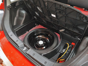 2011款1.5L MT 空间座椅