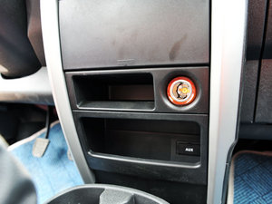 2011款1.5L MT 空间座椅