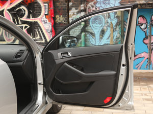 2011款2.4L TOP 自动 空间座椅