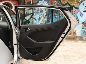 2011款2.4L TOP 自动 空间座椅