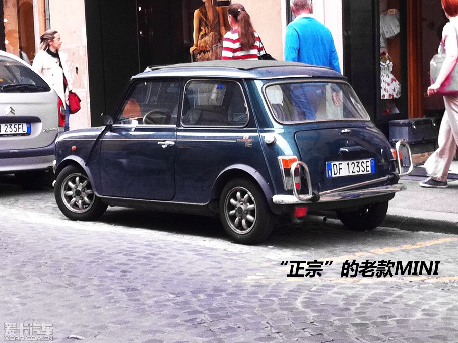 细品罗马街头的微型轿车_新闻画册