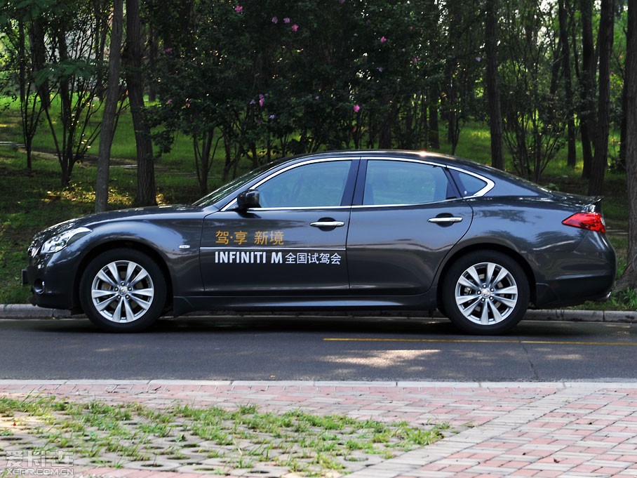 2011��Ӣ�����Q70L M37