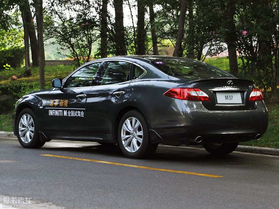 2011��Ӣ�����Q70L M37