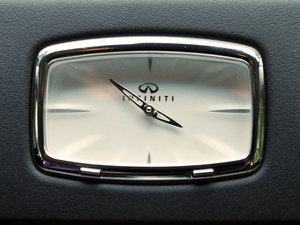 2011款M37 中控区