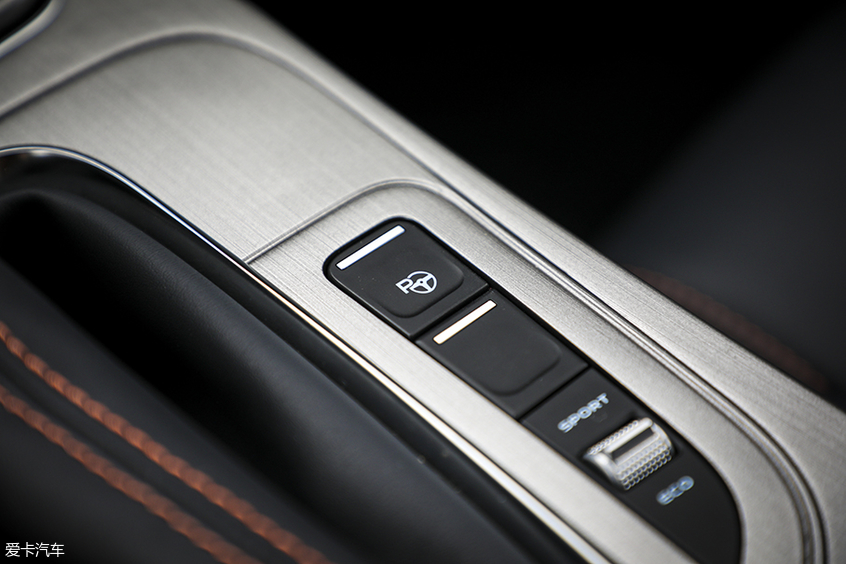 抢先体验长安欧尚X7内饰部分 抢先体验长安欧尚X7内饰部分