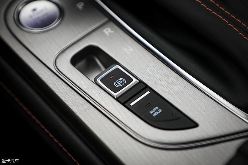 搶先體驗長安歐尚X7內飾部分