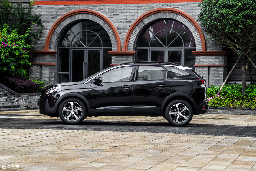 实拍东风标致4008黑耀版:外观