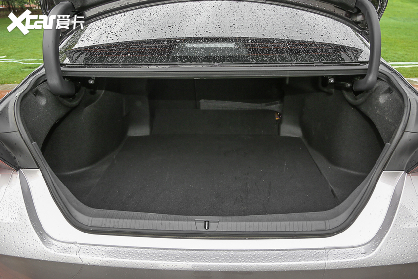 一汽豐田亞洲龍2.0L實拍 中型車攪局者