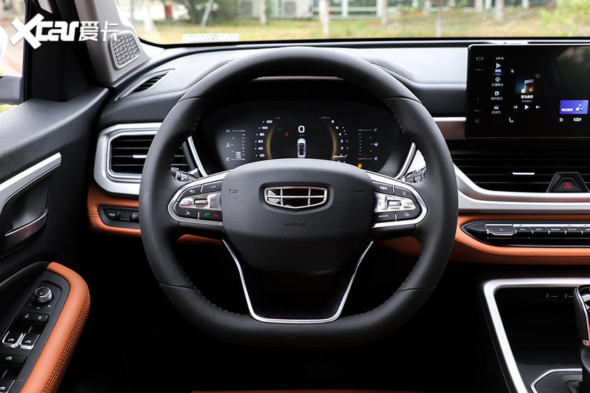 吉利遠景X6：內飾