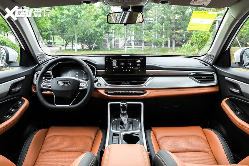 吉利遠景X6：內飾