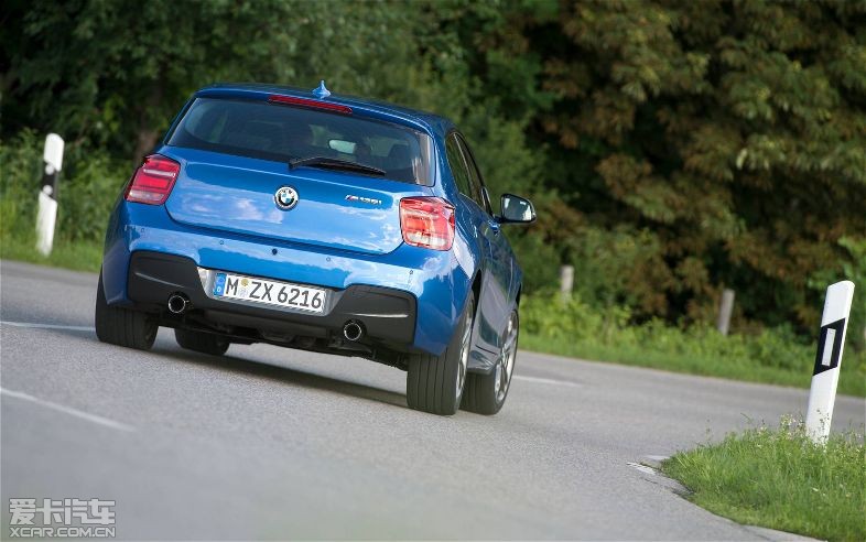 2011R1ϵM 1-Series M Coupe