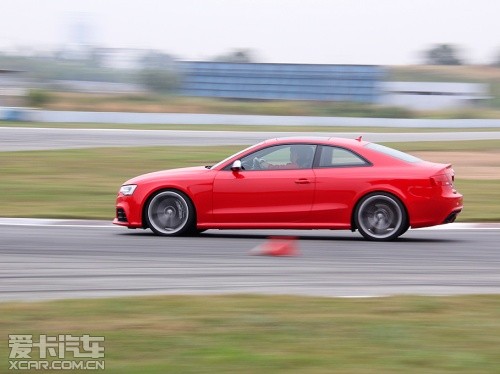 奥迪2012款奥迪RS5