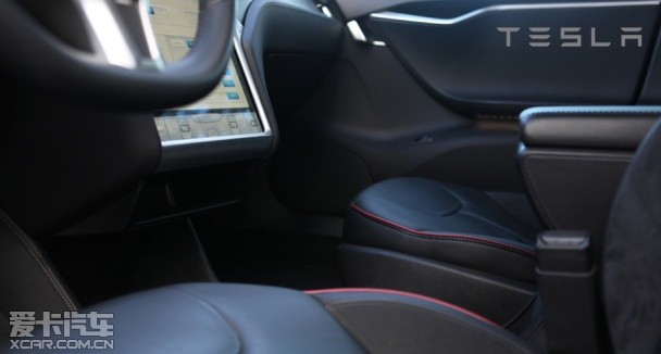 海外试驾TESLA MODEL S