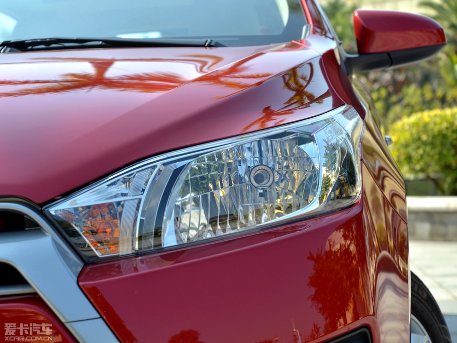 2014��YARiS L ���� 1.5GS �Ԅ��J�Ӱ�