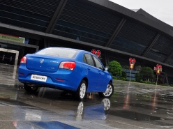 愛卡 試駕 寶駿 2013 630 1.5 改款