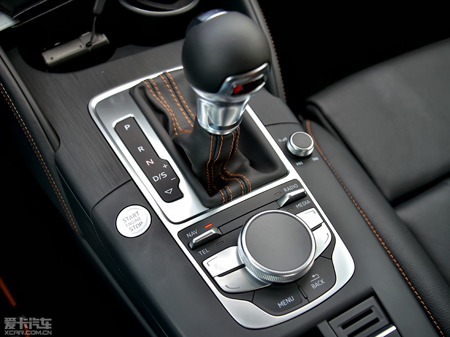 2014WA3 Limousine(M) Sedan