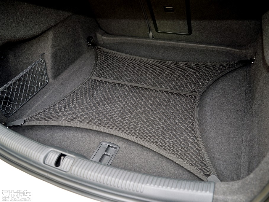 2014WA3 Limousine(M) Sedan