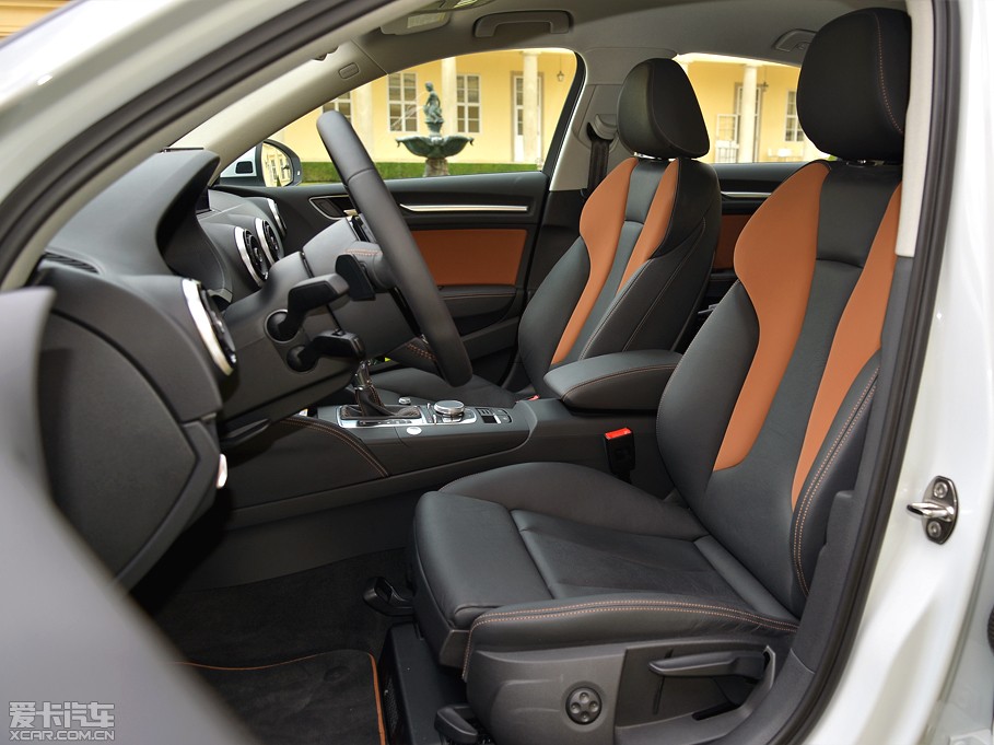 2014WA3 Limousine(M) Sedan