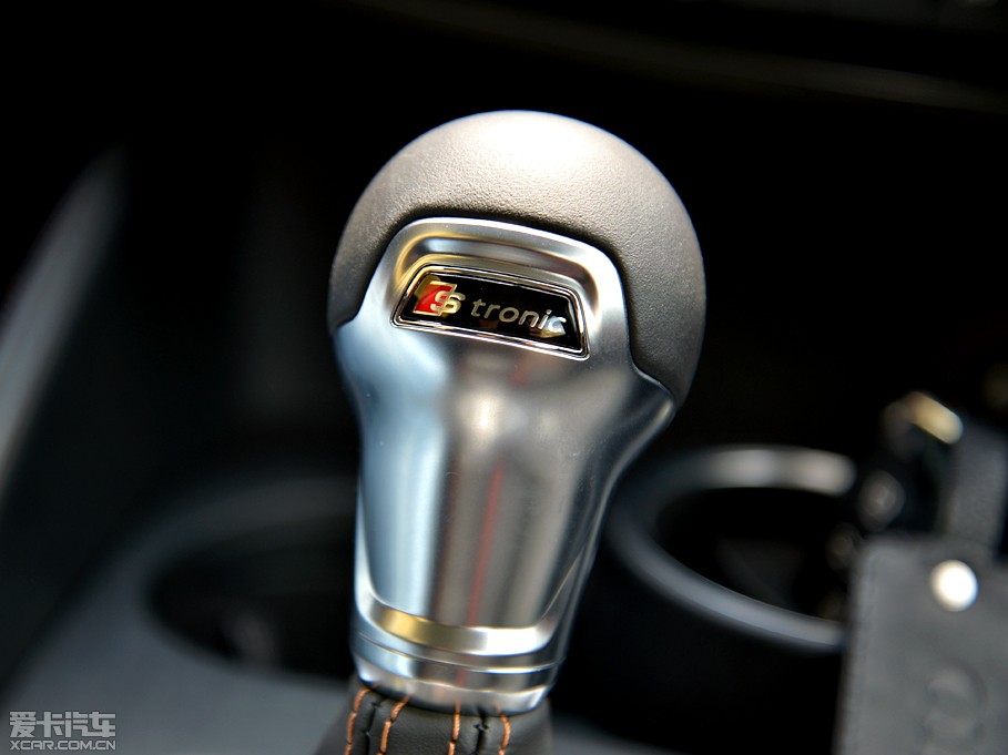 2014WA3 Limousine(M) Sedan