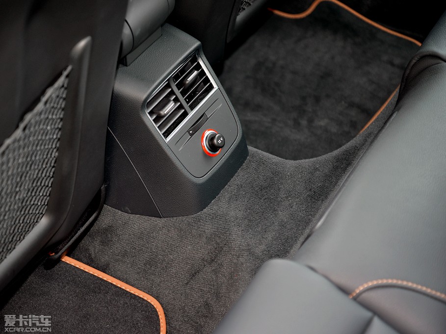 2014WA3 Limousine(M) Sedan