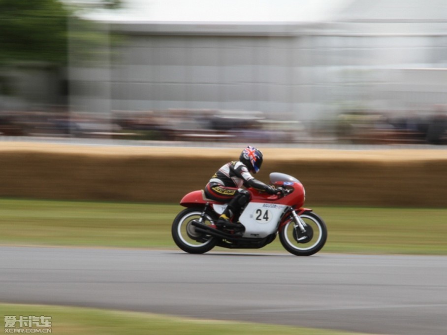 
ǸԵĻôһ˵ŵٶȽڣGoodwood Festival of SpeedֱӼΪFoSһһӢ˹ŵ¾еĳʢ1993״Ѿ𽥷չϹģ԰ᡣھɽHill Climb...