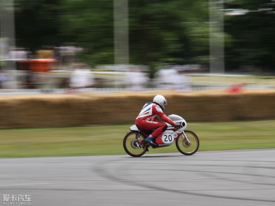 
ǸԵĻôһ˵ŵٶȽڣGoodwood Festival of SpeedֱӼΪFoSһһӢ˹ŵ¾еĳʢ1993״Ѿ𽥷չϹģ԰ᡣھɽHill Climb...