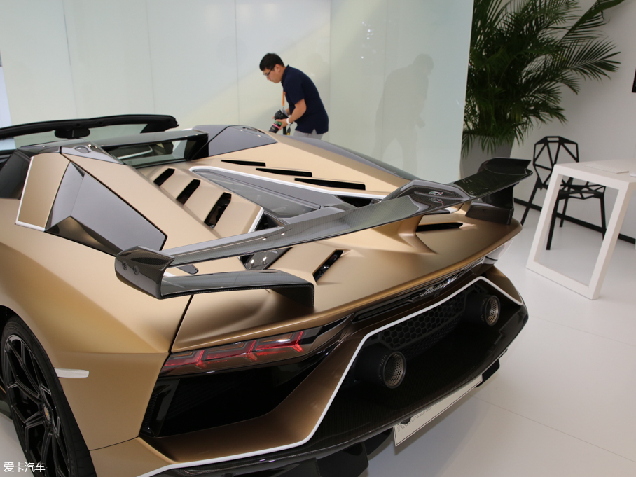 2019A(y)ventador 
