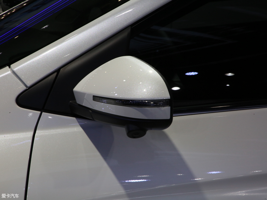 2019���D60EV 