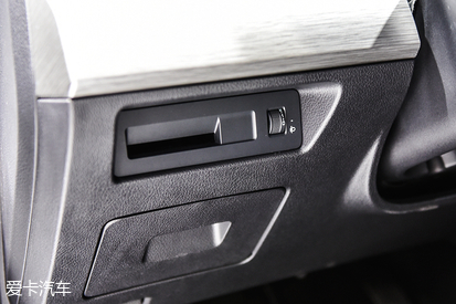 比亞迪汽車2019款秦