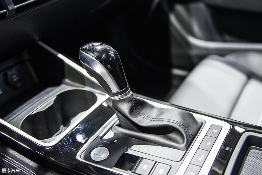 比亞迪汽車2019款秦