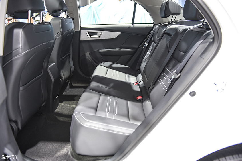 比亞迪汽車2019款秦