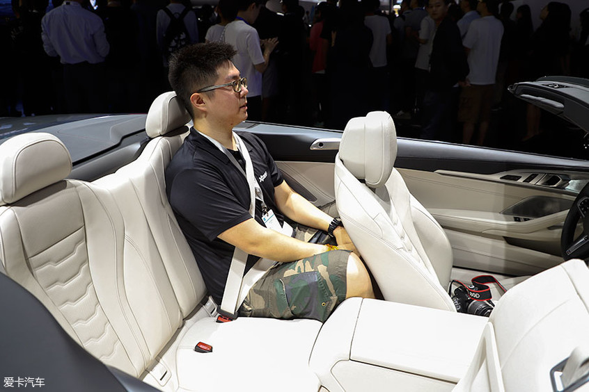 全新寶馬8系敞篷轎跑車