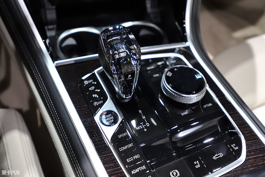 全新寶馬8系敞篷轎跑車