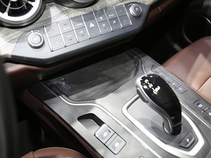 2020κ VV7-PHEV Ϻ܇չ