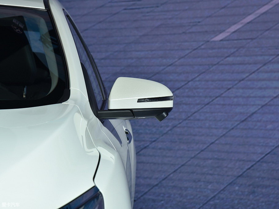 2019���D60EV 