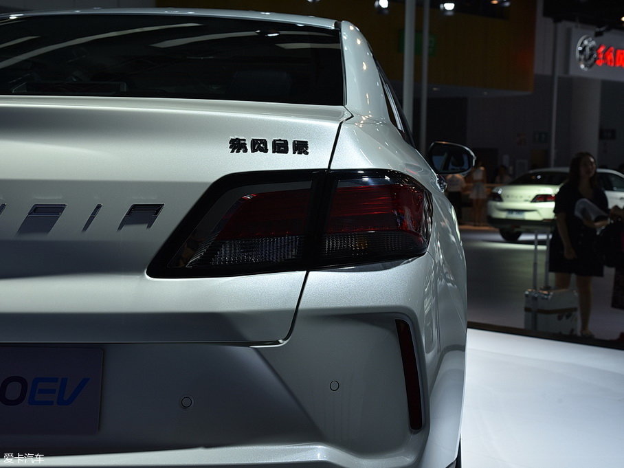 2019���D60EV 