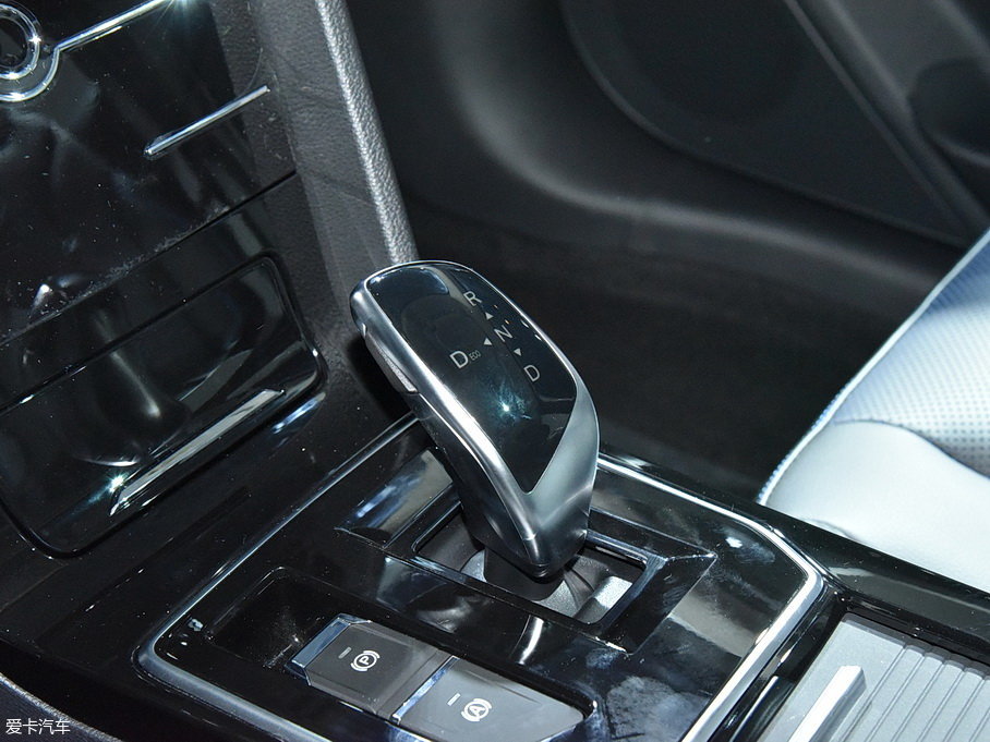 2019���D60EV 