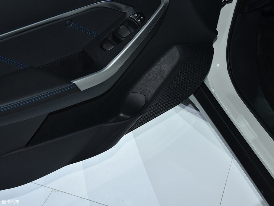 2019���D60EV 