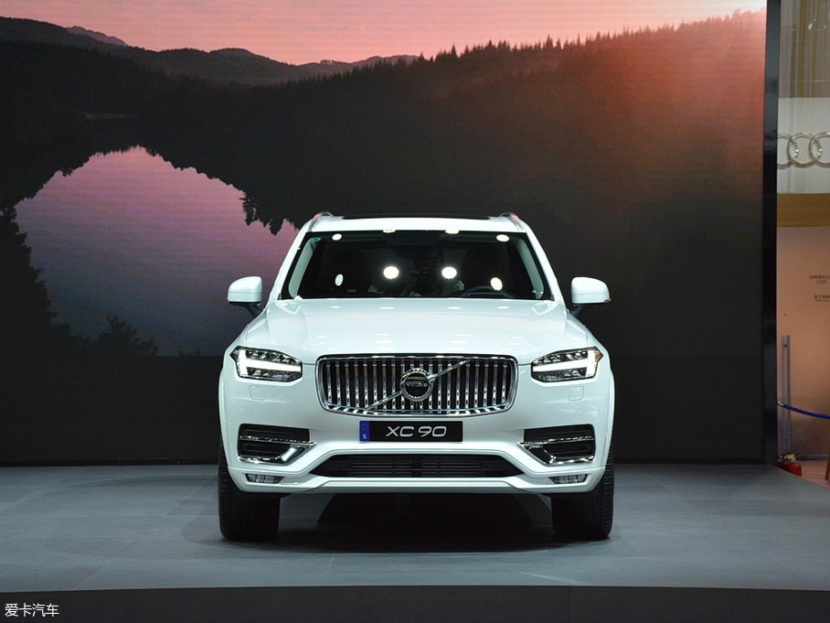 2020֠XC90 