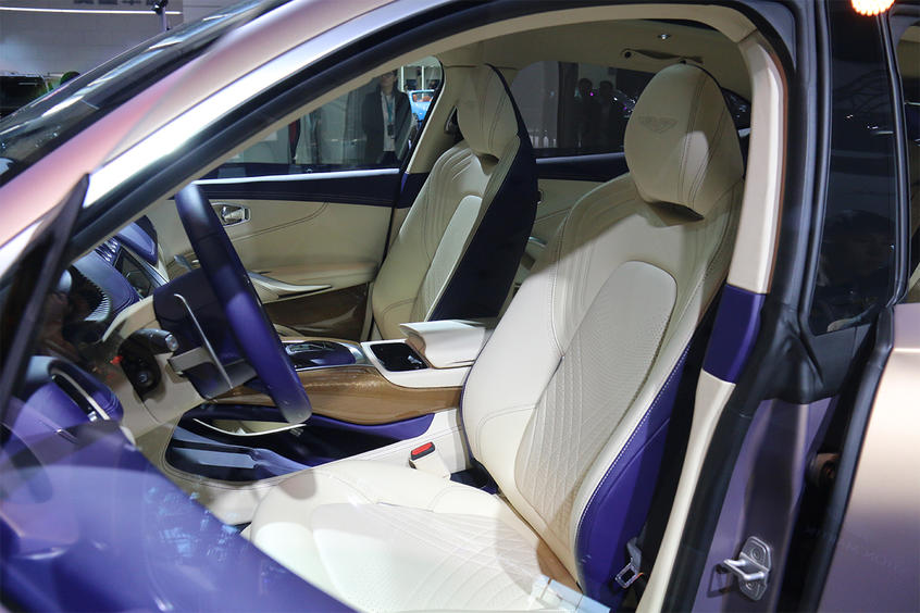 阿斯頓·馬丁DBX