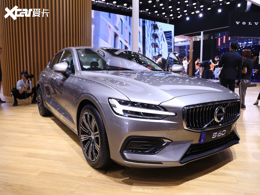 2020֠S60 