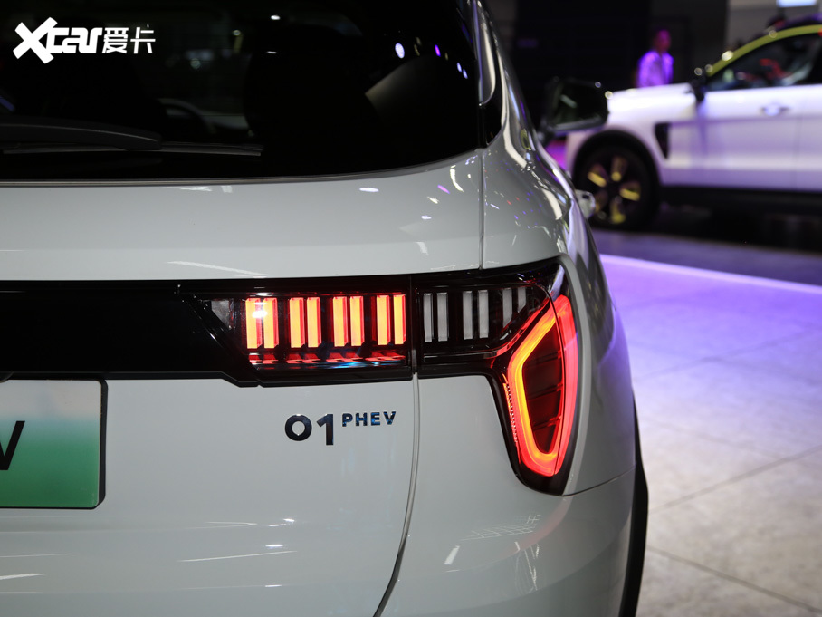 2019I01 PHEV 