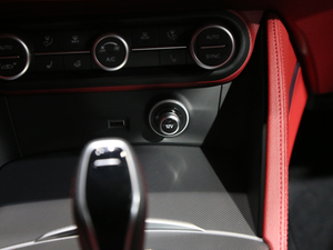 2020Stelvio˹̹S Ϻ܇չ