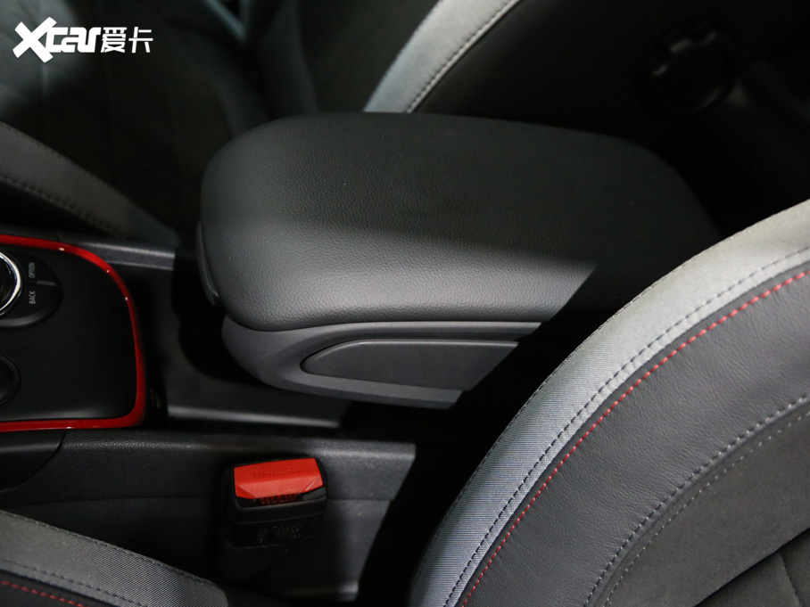 2018MINI JCW COUNTRYMAN 