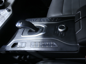 2020κ VV7-PHEV Ϻ܇չ